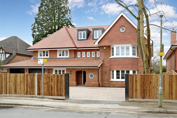 Gregories Road, Beaconsfield